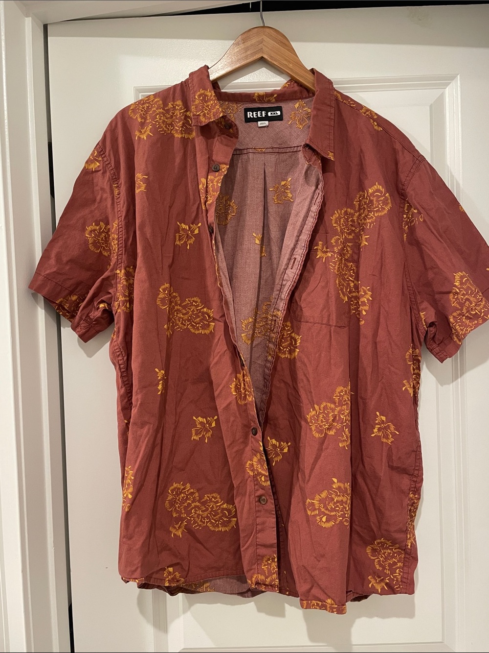 REEF Men's Rust Floral Short-Sleeve Shirt xxl